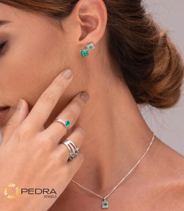 domo-emerald-gemstone-earrings-handcrafted-precious-gemstones